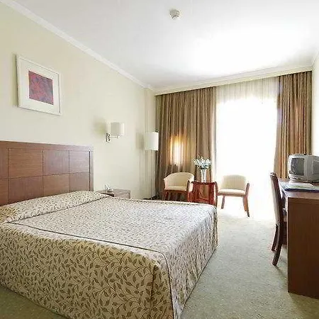 Hotel Azra *