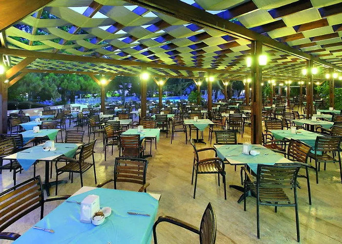 Azra Κεμέρ